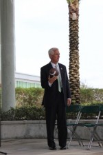 Charlie Crist visits campus on last day of SG election campaigning