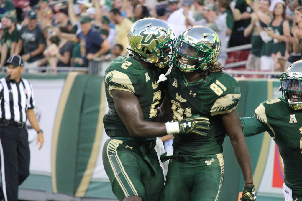 USF overcomes 17-point deficit in blowout in over Syracuse