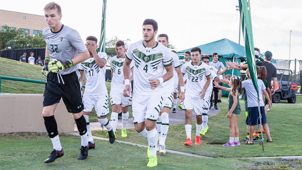USF ties No. 12 SMU thanks to a 15-save day by Knight