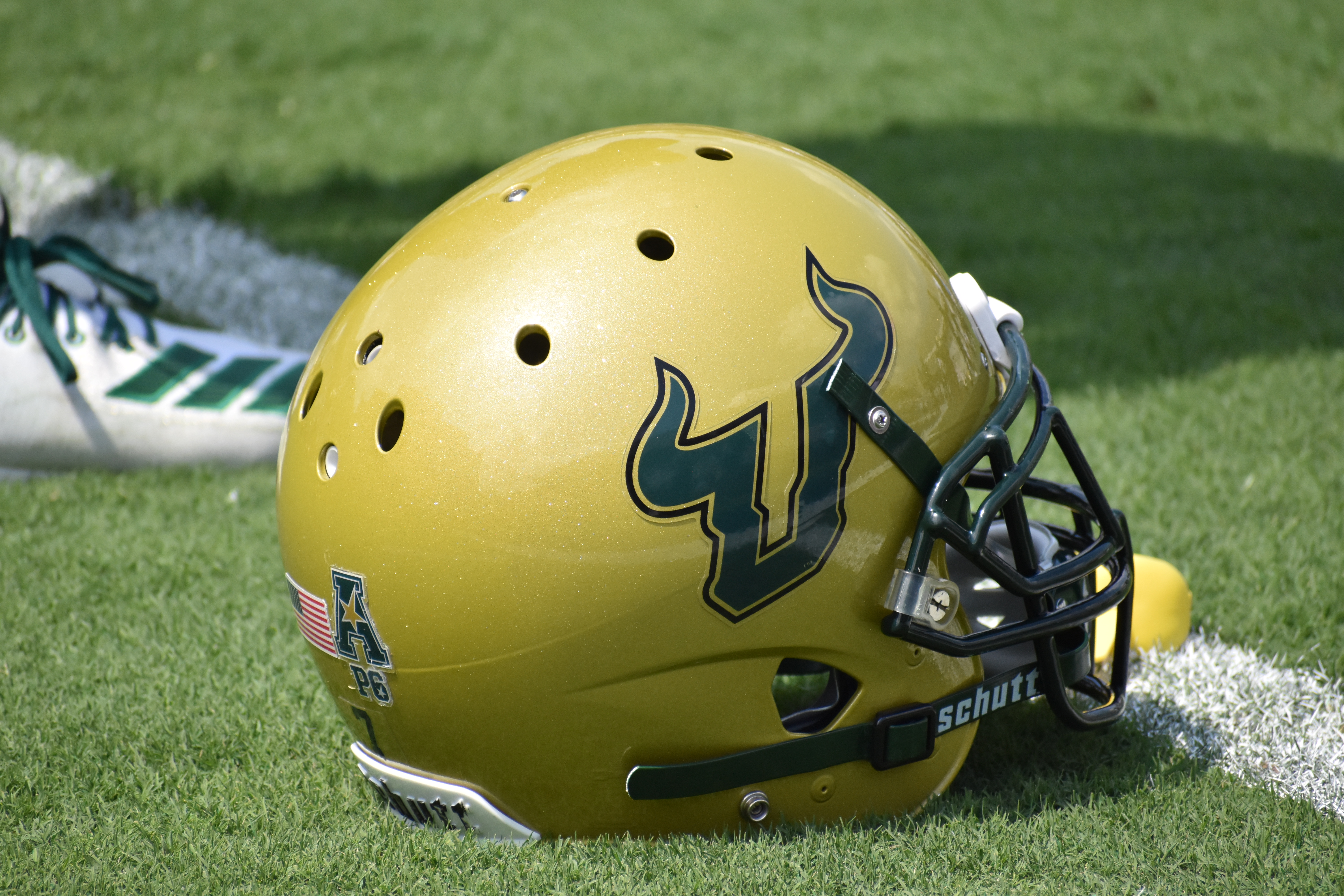 USF-UConn moved up to noon kickoff