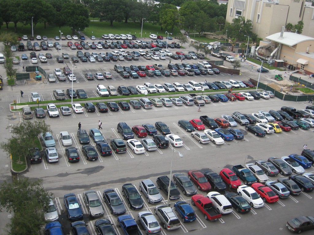 Students criticize PATS’ decision to cancel parking permit refunds