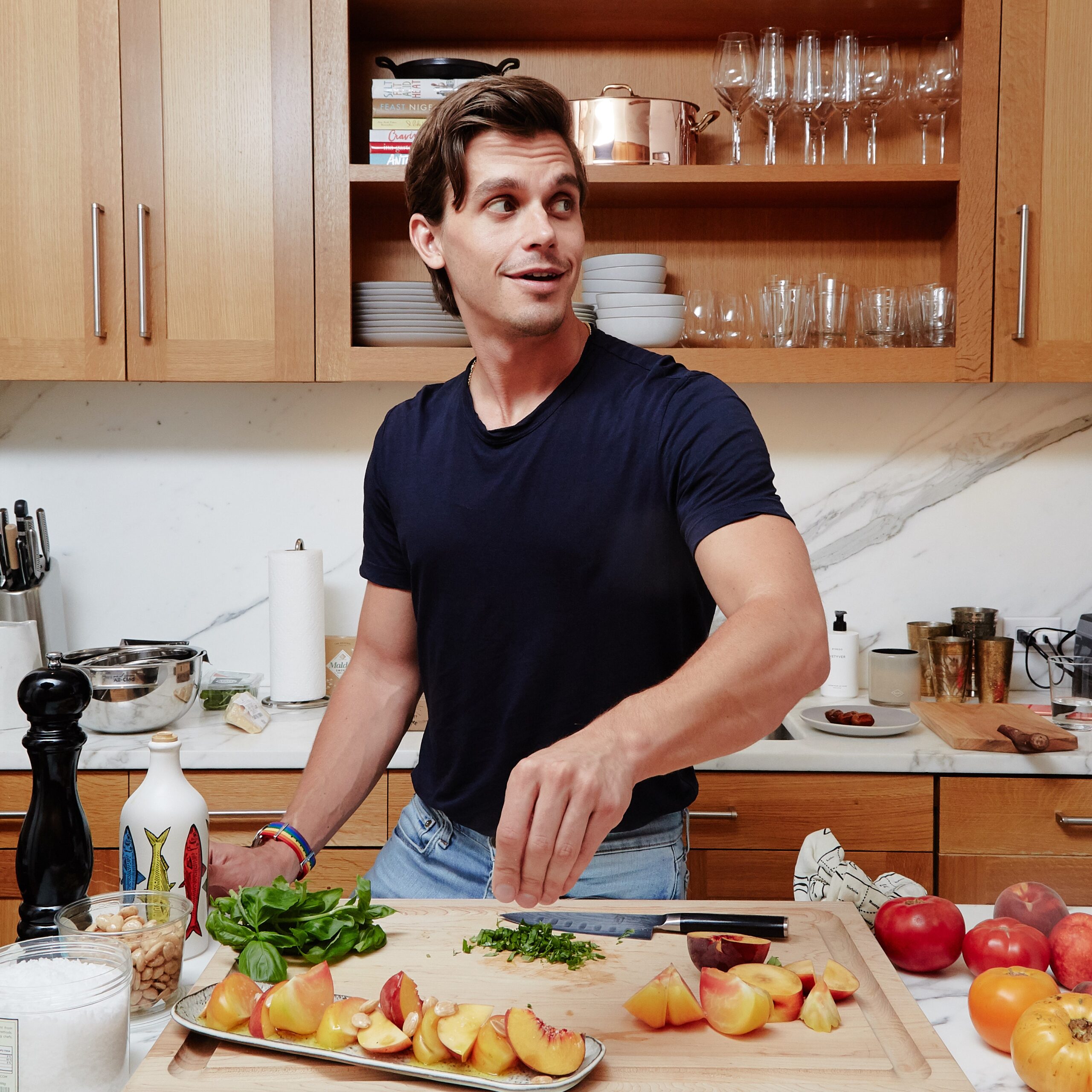 Antoni Porowski to cook with students during virtual Q&A