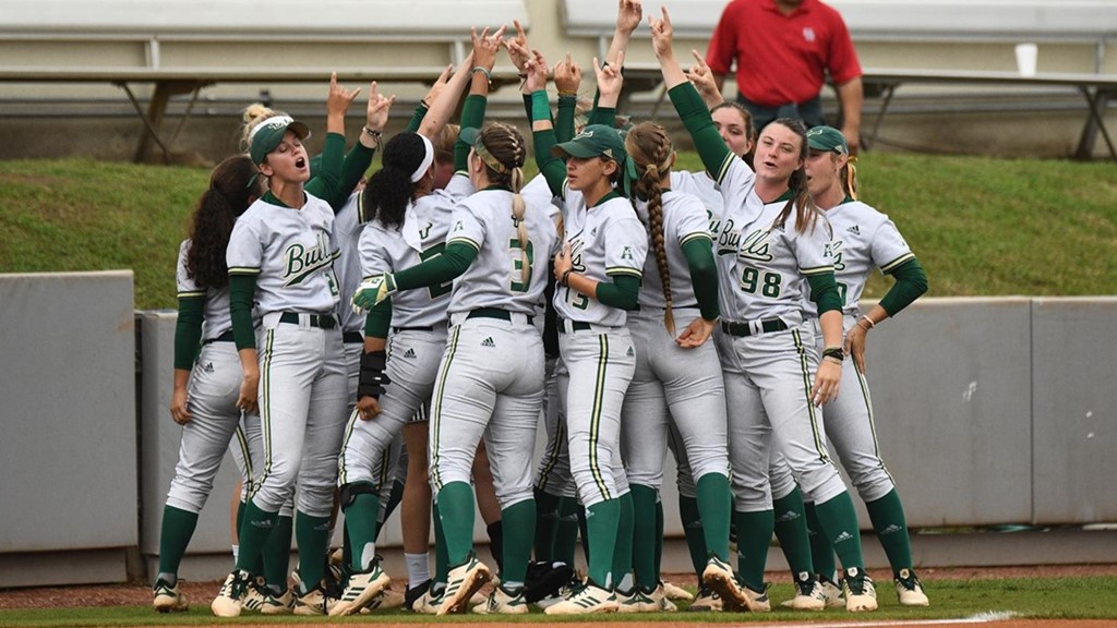 NOTEBOOK: Softball with another impressive performance in USF Tournament